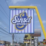 placa com poste metalico lona impresao digital iluminação interna, placa com iluminação, placa para sorveteria, placa backlight curitiba, luminoso curitiba, placa com iluminação curitiba