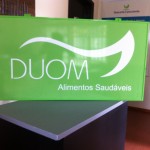 placa backlight em aço com frente em acrilico