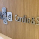 letra caixa aço inox polido curitiba, letras metálicas em curitiba, letreiro inox curitiba, logomarca recepção curitiba