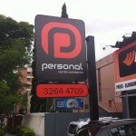 totem luminoso com lona impressao digital, placa backlight curitiba , letreiro luminoso fachadas curitiba, placa com iluminação , fachada com iluminação , fachadas comerciais curitiba