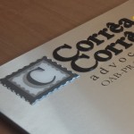 placa aço escovado com letras em relevo, letreiro acrilico aço inox curitiba, letras caixas curitiba, letras bloco curitiba, letras caixa alta curitiba, placa acrilico metalico curitiba