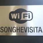placa wifi personalizada em aço inox, placas aço inox curitiba, sinalização wifi placas metalicas, placas personalizadas de wi fi