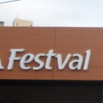 fachada acm com letras caixa 3d curitiba, fachada de acm madeira, acm tipo madeira, fachadas aluminio composto em curitiba, letreiro aço com pintura