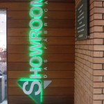 comunicacao visual Curitiba letreiro luminoso com led verde, letra caixa retroiluminada com led, letras para fachada com iluminação curitiba, letreiros led curitiba