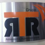 placa aço escovado curvada