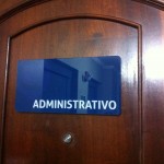 placa de porta em acrílico