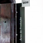 placa interna em acrilico placa dois lados para escritorio placa acrilico para lojas comerciais e escritorios placas acrilico em curitiba, acrílico em curitiba, placa duas faces em acrílico curitiba, placa de porta em acrílico