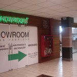 loja com fachada de madeira curitiba