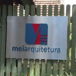 placa aço inox com logomarca em relevo, placa escritório de arquitetura, placas com letras caixa, letra caixa em curitiba