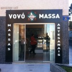 fachada pórtico acm com letras de pvc expandido curitiba, fachada com letras em destaque, letreiro em relevo para fachadas, fachada casa de massas curitiba